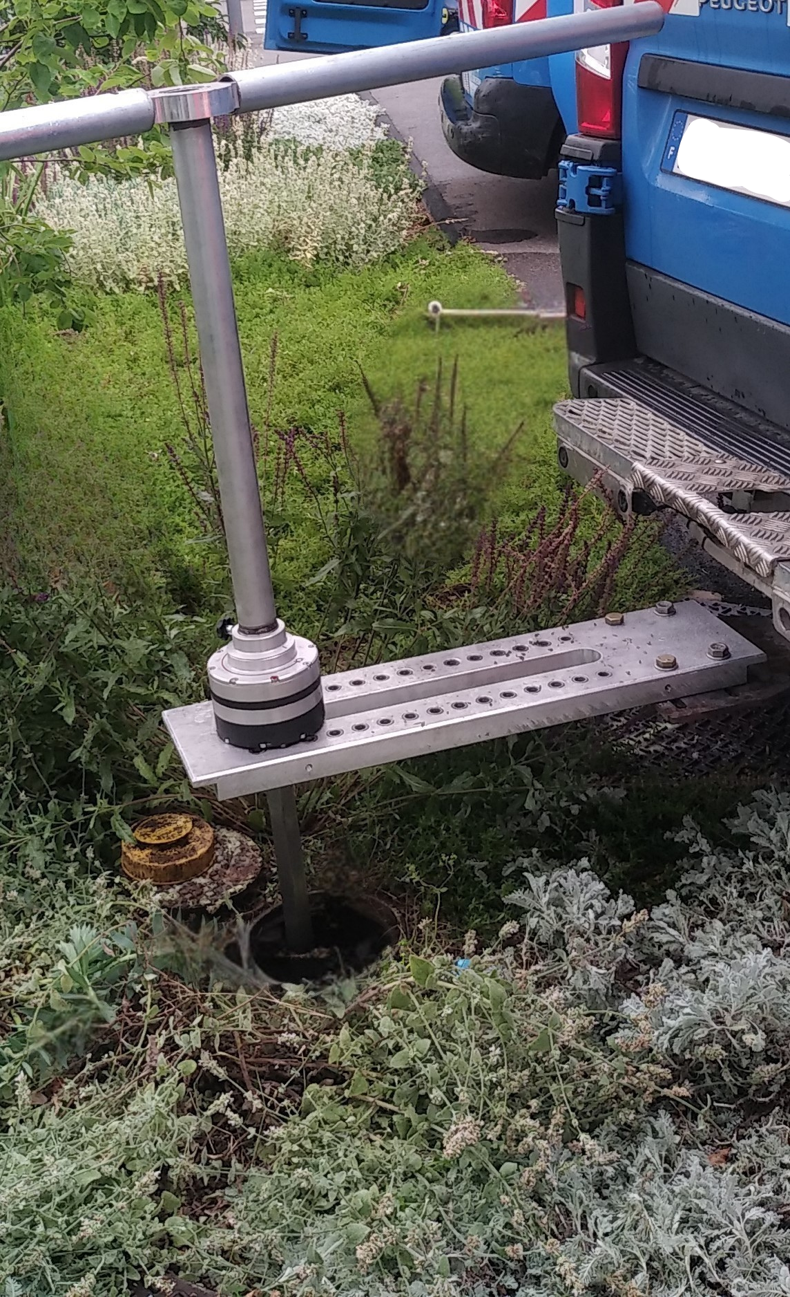 Platine de fixation pour manœuvre de vanne montée sur camion – système WATERO